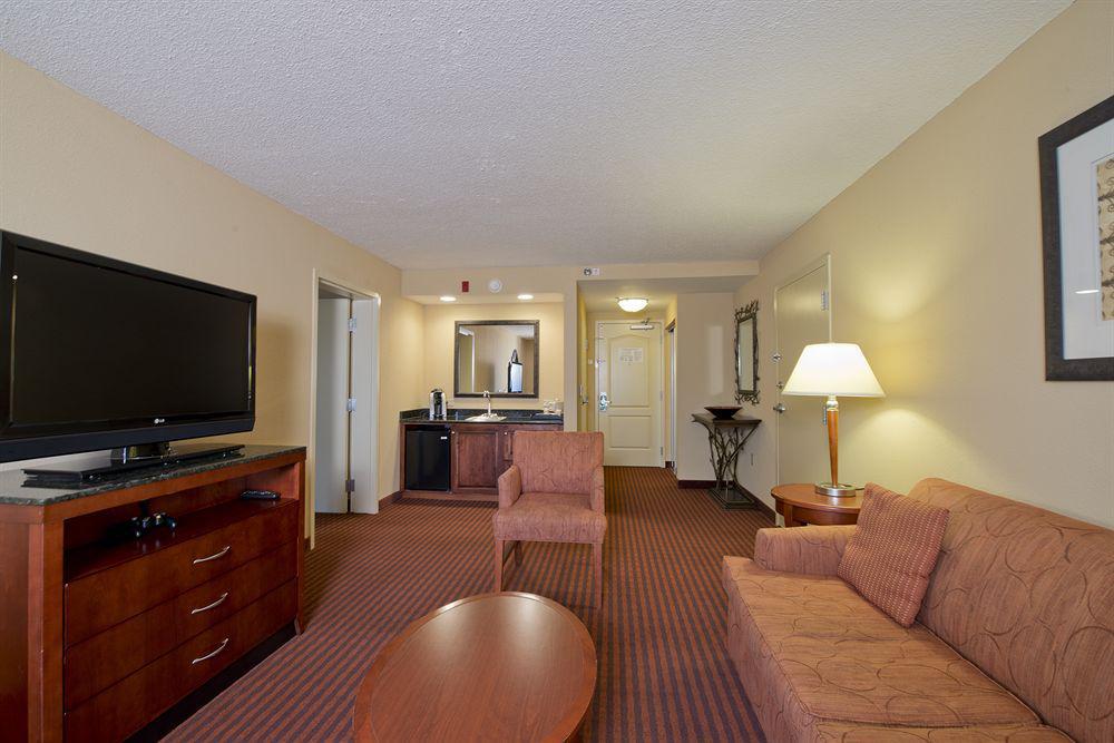 Hilton Garden Inn Тупело Экстерьер фото