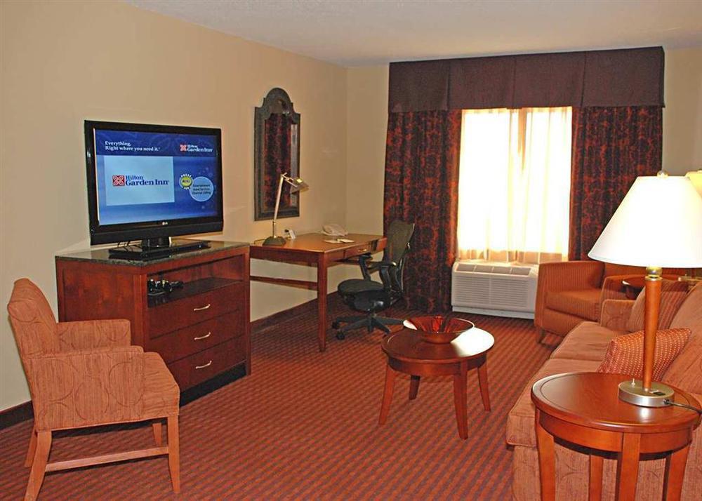 Hilton Garden Inn Тупело Номер фото