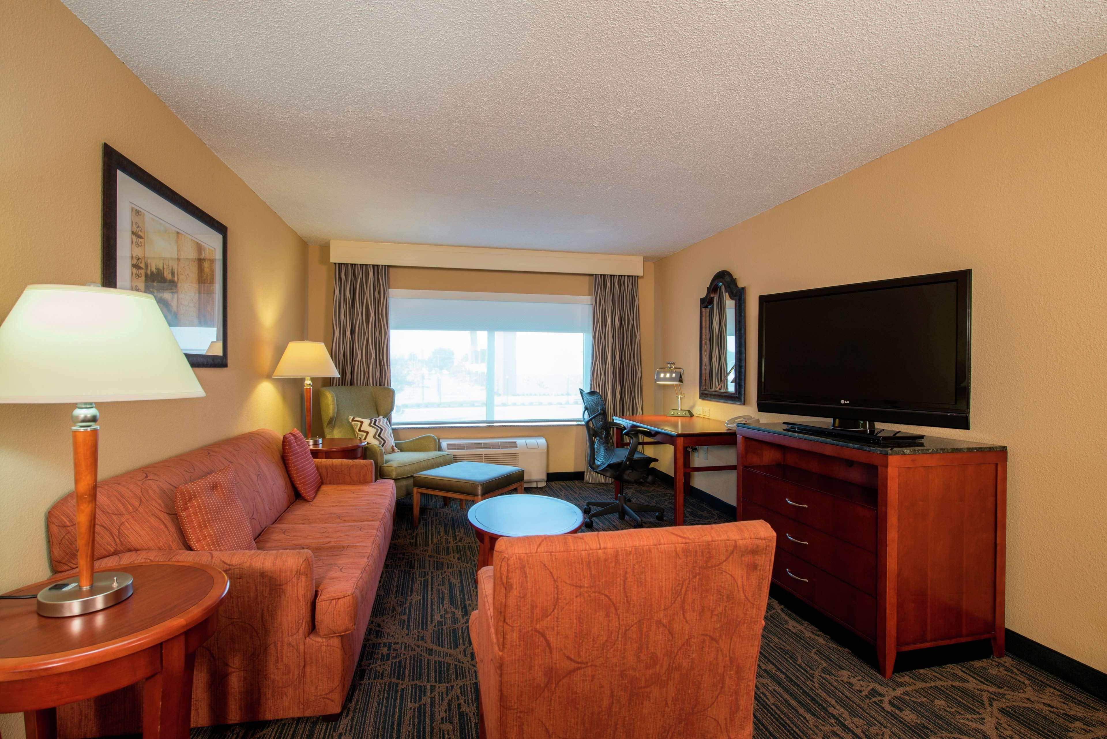 Hilton Garden Inn Тупело Экстерьер фото