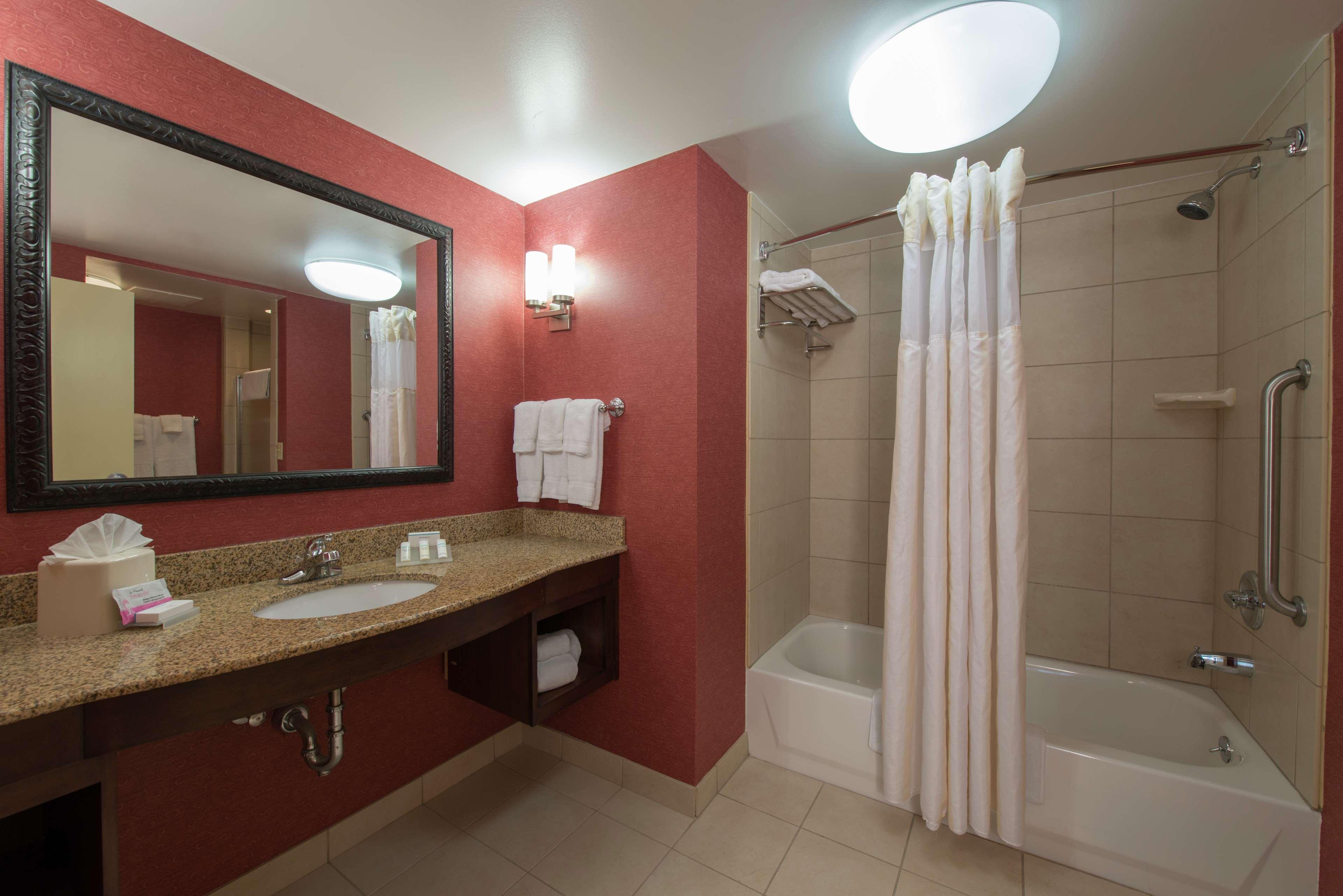 Hilton Garden Inn Тупело Экстерьер фото