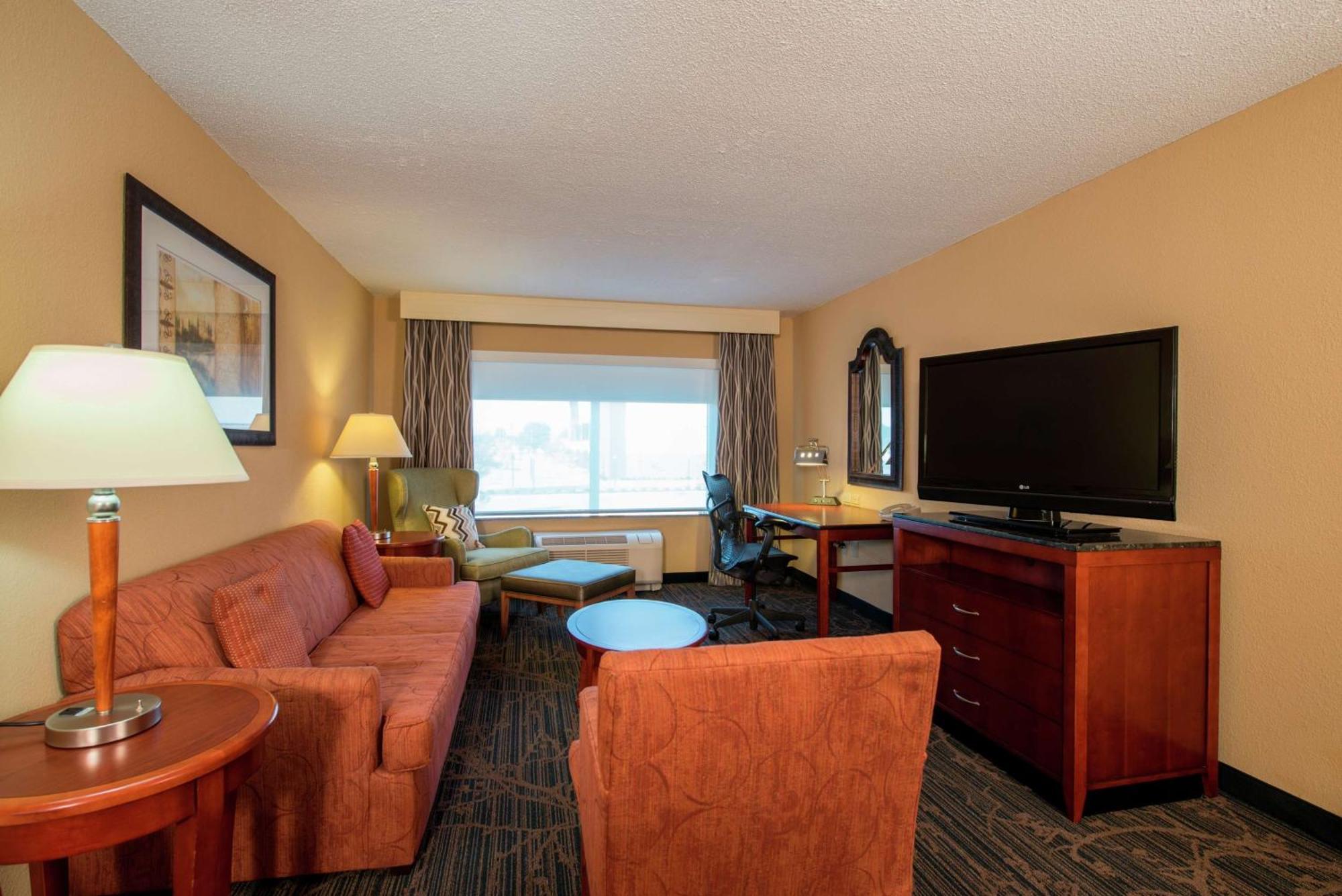 Hilton Garden Inn Тупело Экстерьер фото