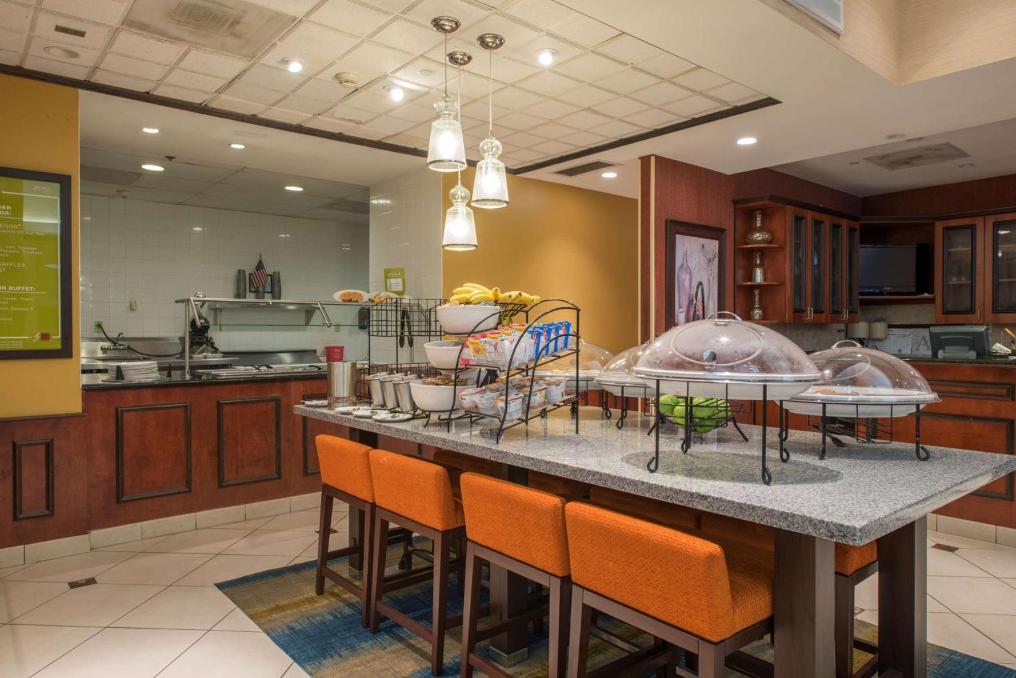Hilton Garden Inn Тупело Экстерьер фото