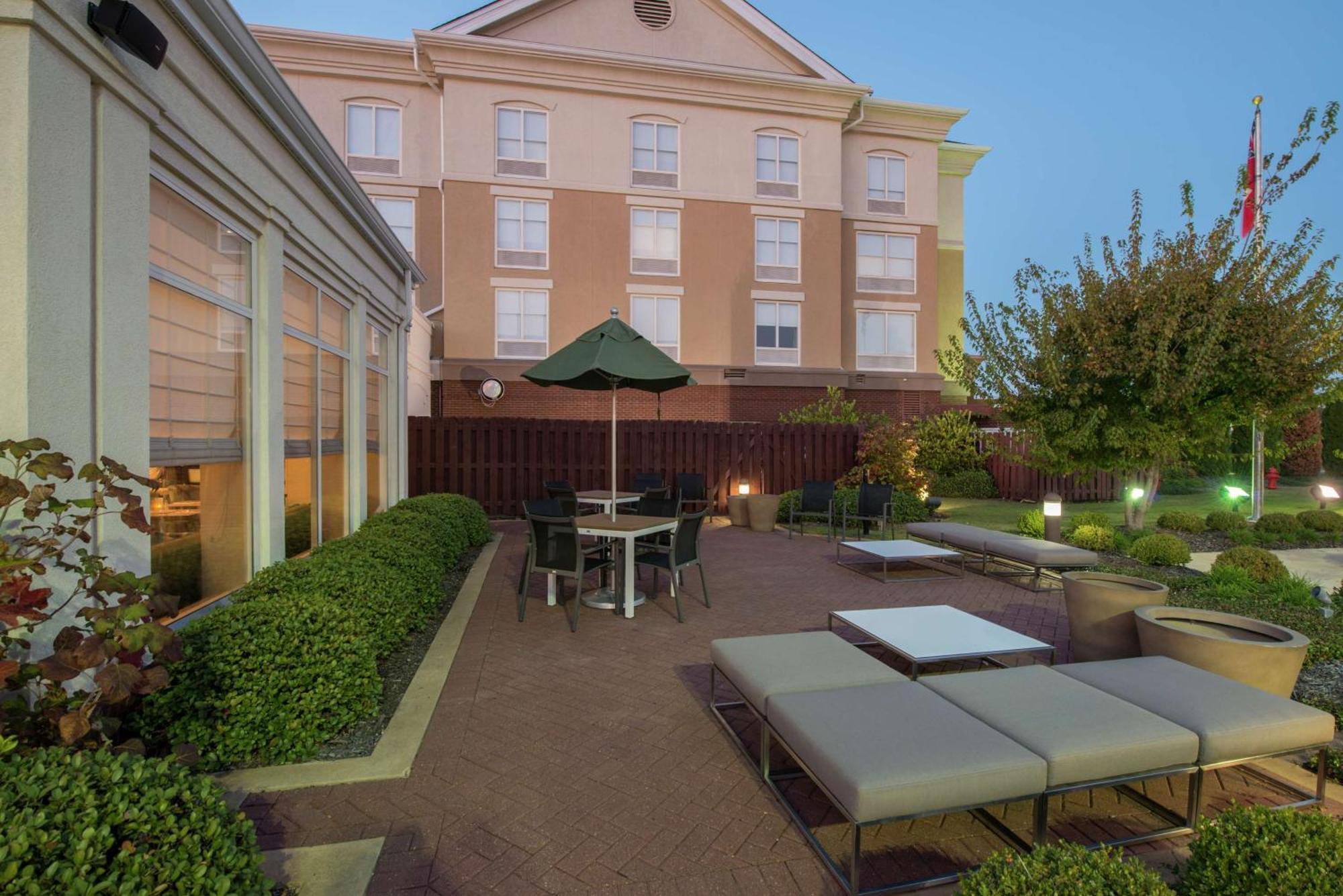 Hilton Garden Inn Тупело Экстерьер фото